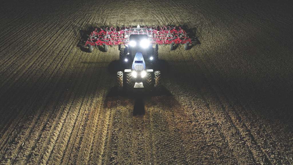 LED tractor farm